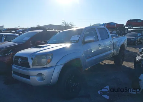 2011 Toyota Tacoma Base V6 z USA, uszkodzony, nr VIN 3TMMU4FN6BM037148